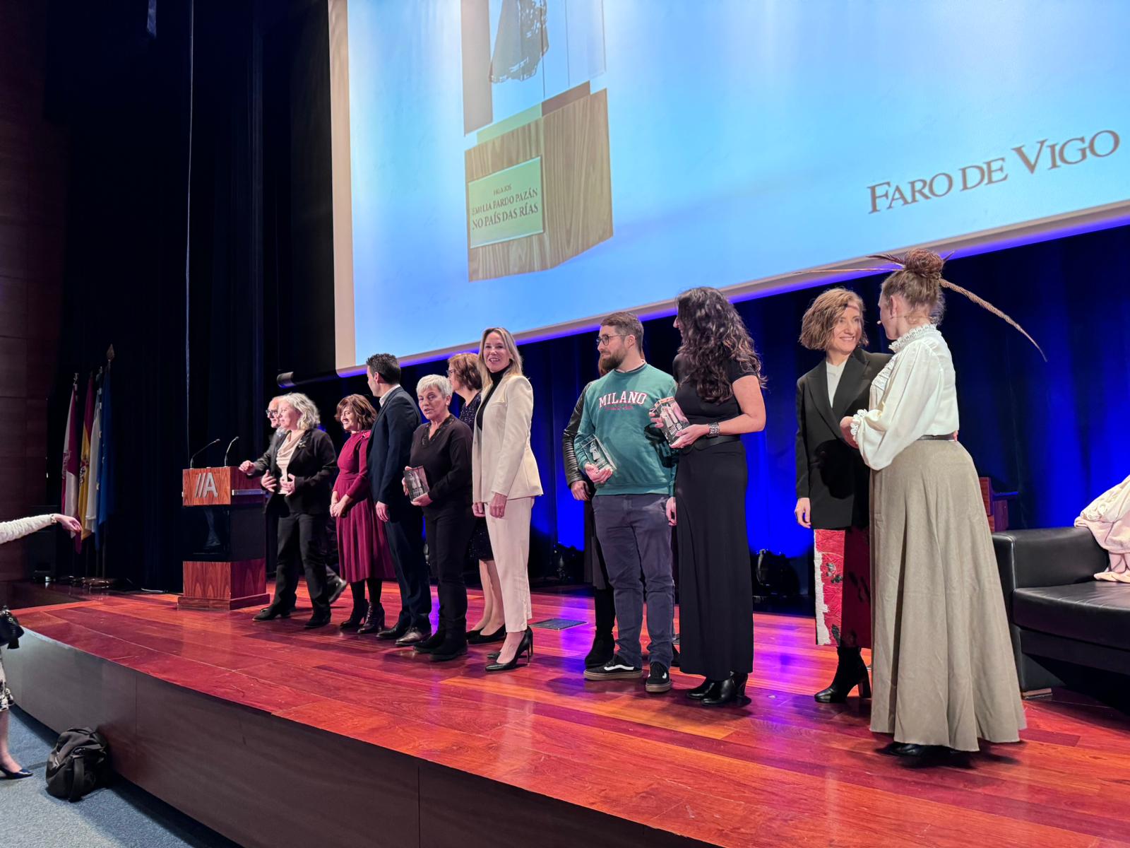 Recollida do Premio Emilia Pardo Bazán no País das Rías na categoría Turismo